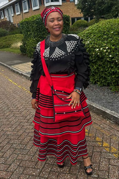 3-layerd-red-skirt,-ibhayi-bag-and-doek-liwa-lam